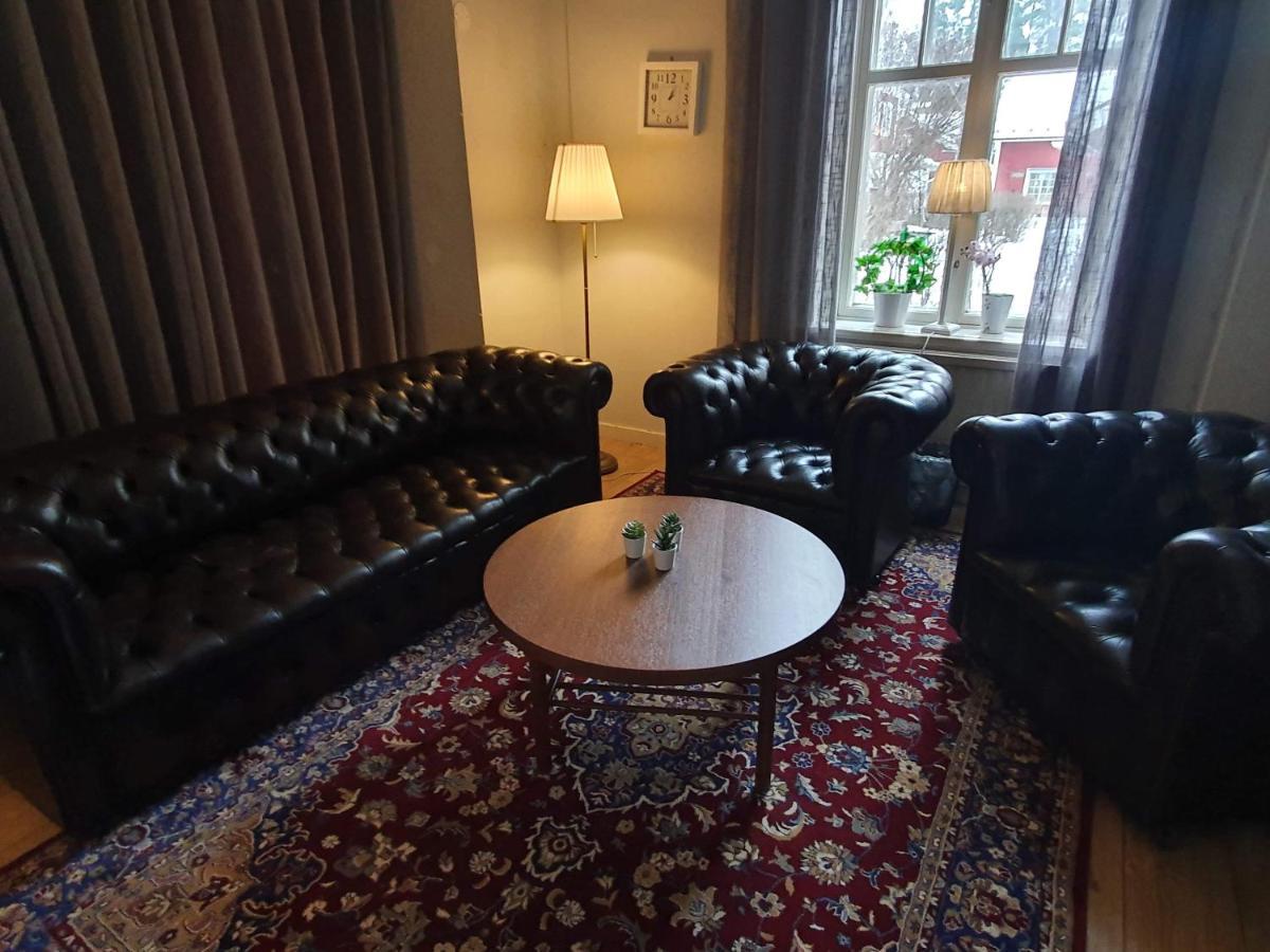 Gustafs Logi Hostel Bagian luar foto