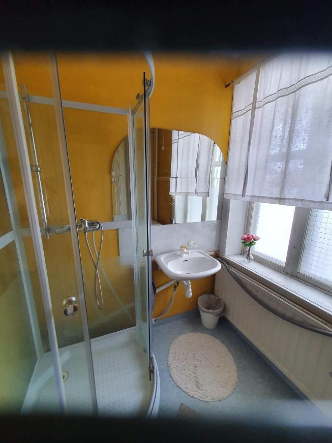 Gustafs Logi Hostel Bagian luar foto