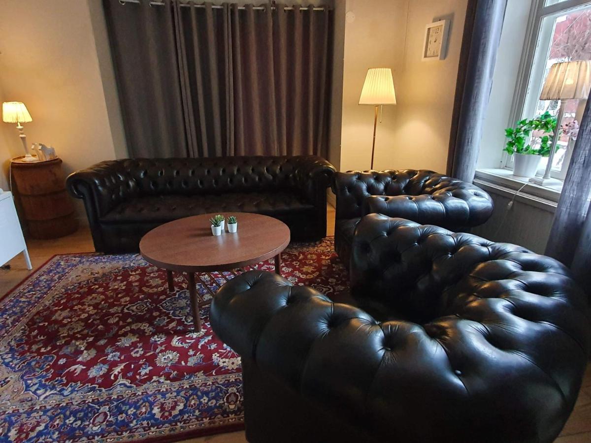 Gustafs Logi Hostel Bagian luar foto